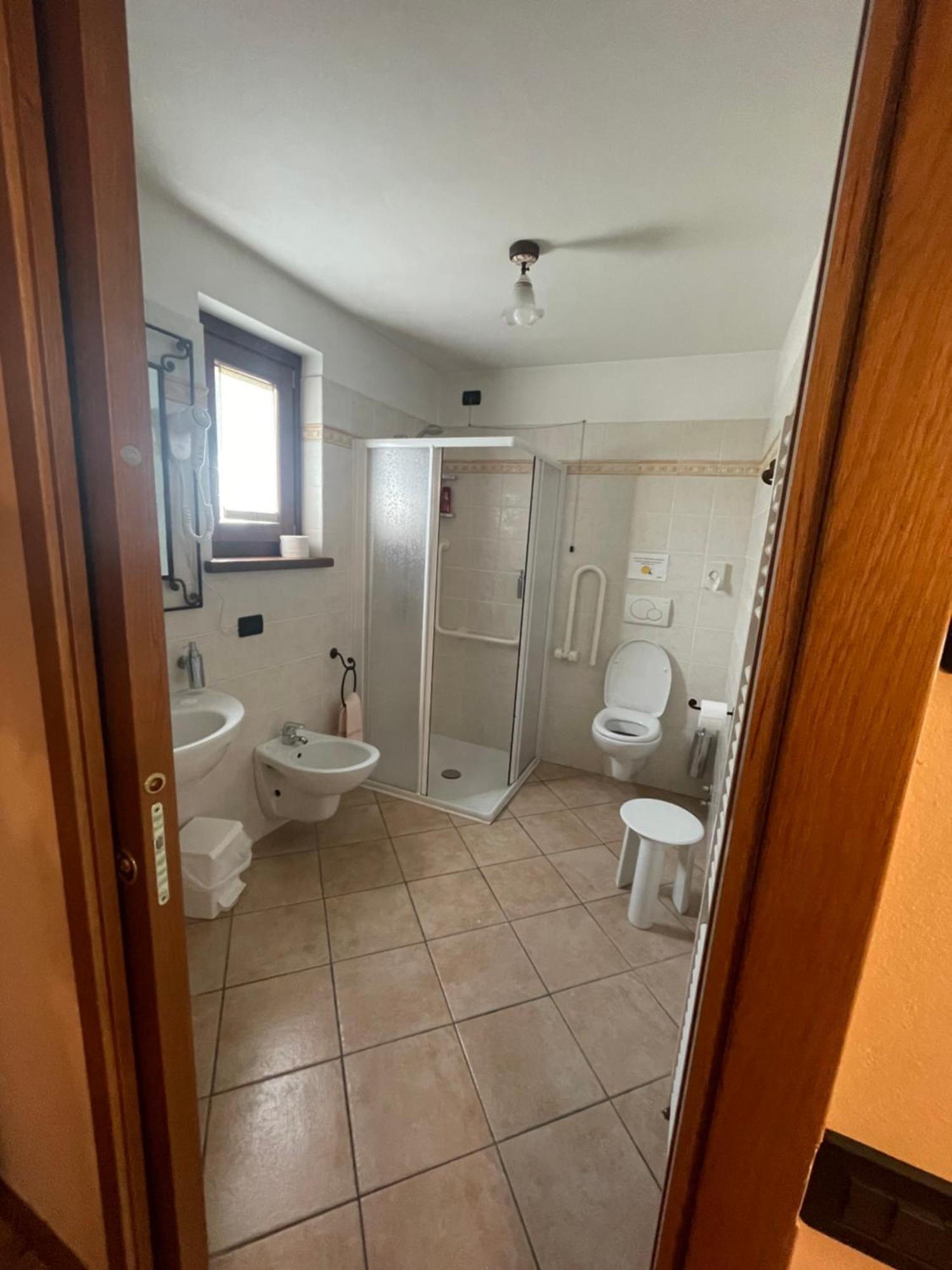 Hotel Le Petit Abri Чамполук Екстериор снимка