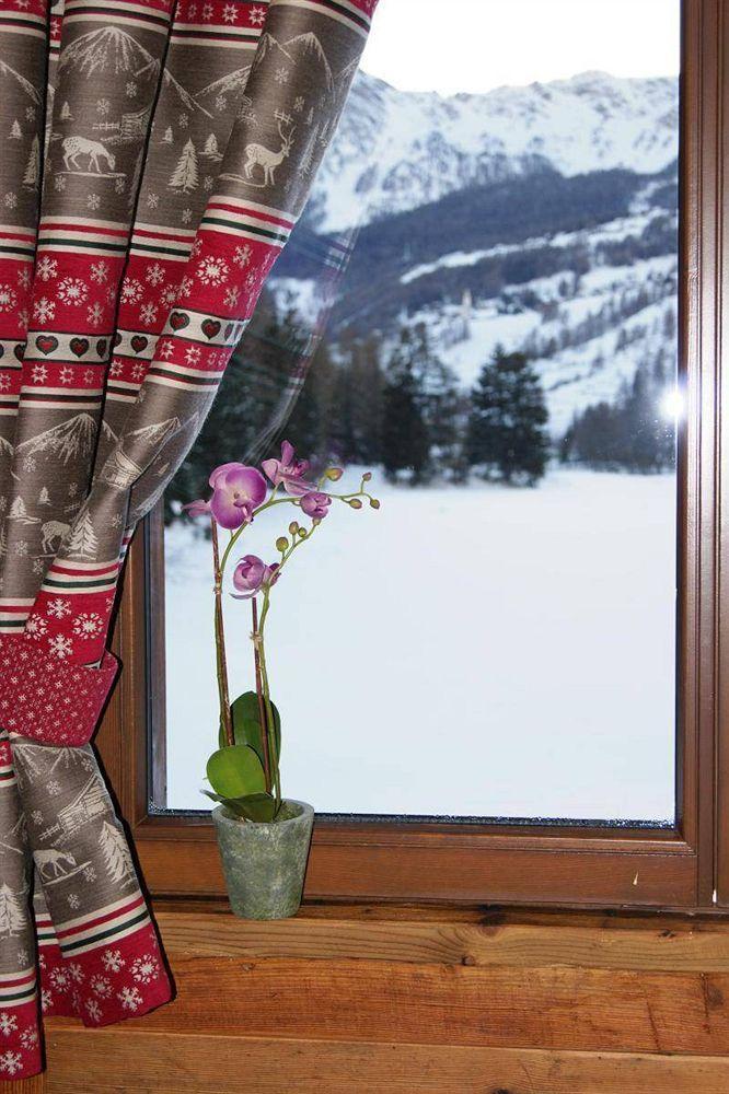 Hotel Le Petit Abri Чамполук Екстериор снимка