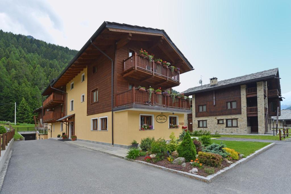 Hotel Le Petit Abri Чамполук Екстериор снимка