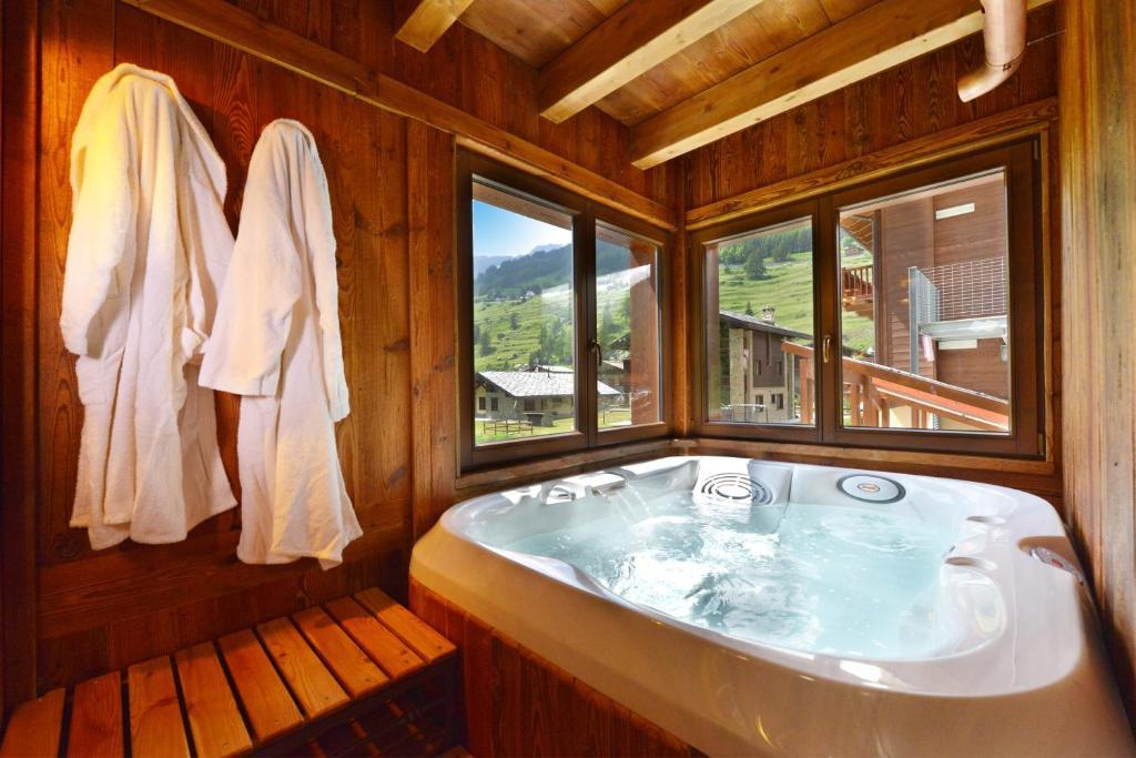 Hotel Le Petit Abri Чамполук Екстериор снимка
